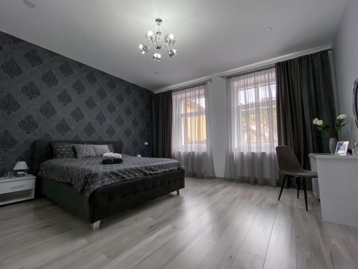 Studio 5 Braşov Esterno foto