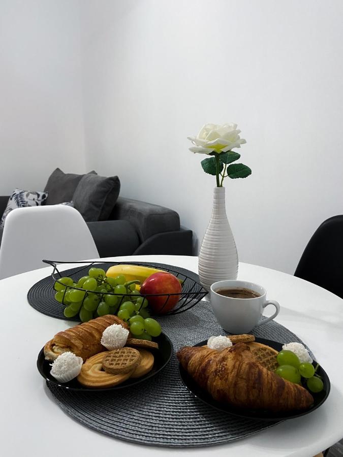 Studio 5 Braşov Esterno foto