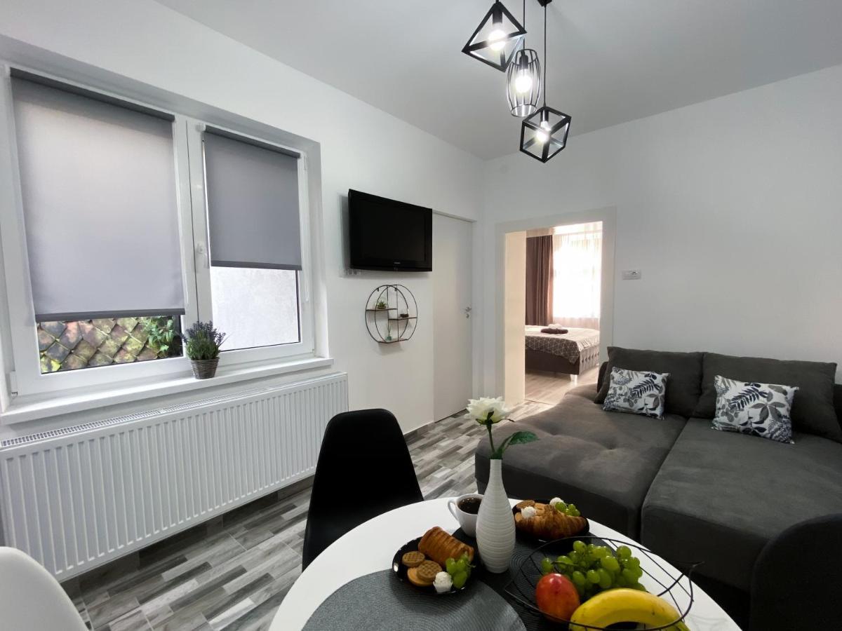 Studio 5 Braşov Esterno foto